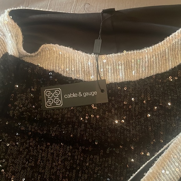 Cable & Gauge Color Block Sequin Top Size 1X, lined - Picture 3 of 6